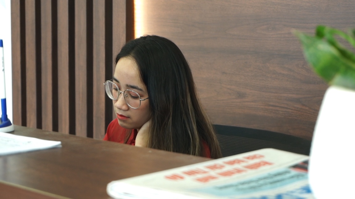 Young people struggle to catch up with work after the Tet holiday