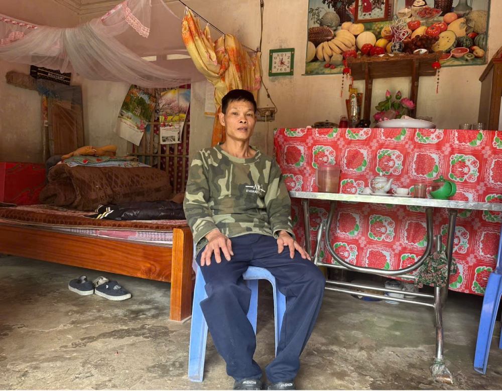 Những ngày anh Thọ túc trực trông bà Kim Anh tại Hà Nội, ở quê nhà, bố anh phải nhờ ông bà nội và các chú chăm sóc. Ảnh: NVCC