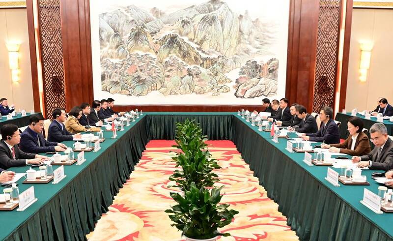 Bí thư Tỉnh ủy Tuyên Quang hội đàm với