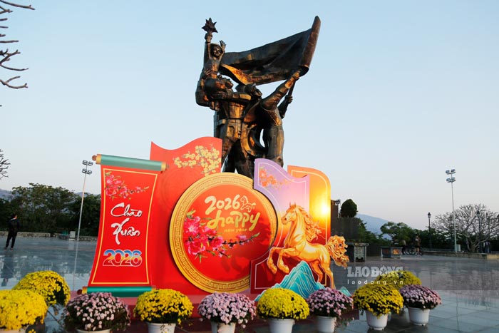 Dien Bien Phu Victory Monument during Tet days. Photo: Quang Dat