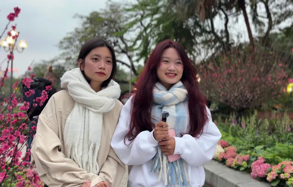 Young people refresh their way of celebrating Tet