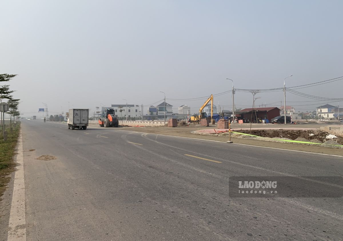 Đối diện CCN Trực Tuấn là Khu dân cư tập trung và tái định cư Văn Lãng Nam, cách đó không xa là tuyến đường Nam Định - Lạc Quần - đường ven biển và cao tốc Ninh Bình - Hải Phòng. Ảnh: Lương Hà