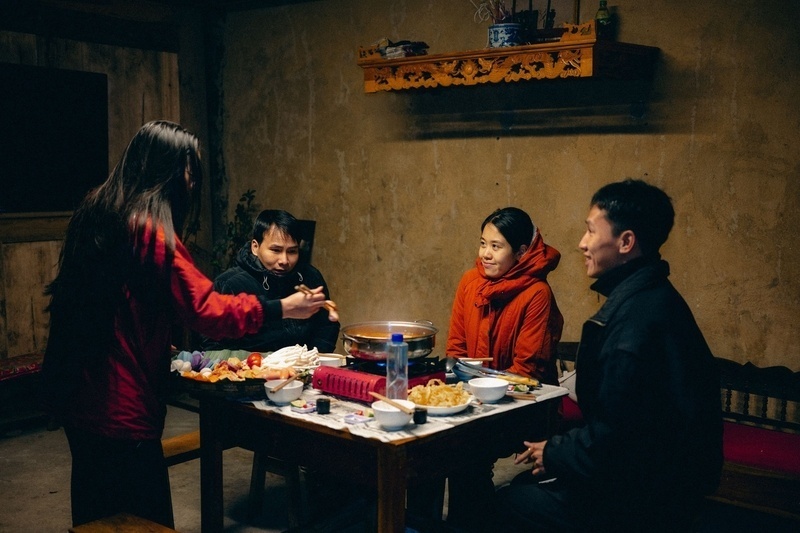 Trips during Tet after reuniting with family are the choice of many young people. Photo: Hoang Minh Duc