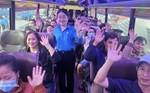 Trade Union bus takes thousands of workers from Ho Chi Minh City to their hometowns for Tet