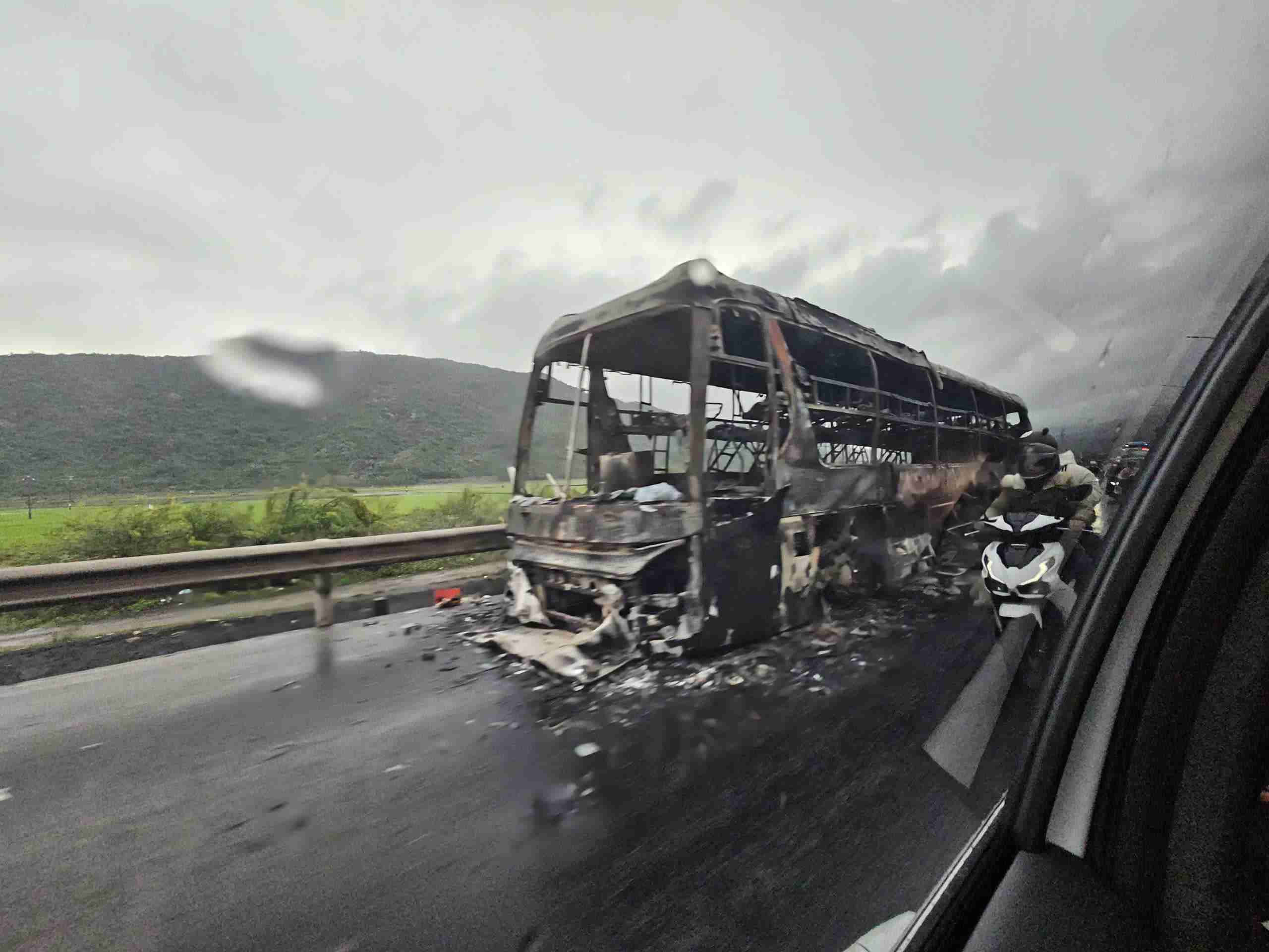 Hiện trường vụ tai nạn sáng nay. Ảnh: Hữu Long