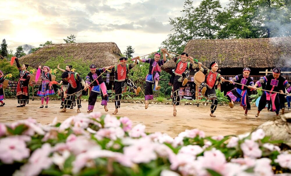 Tourists have the opportunity to experience national cultural identity at 3 destinations on the Northern Route. Photo: Thanh Son