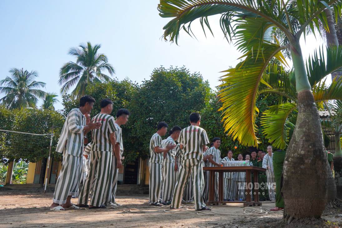 Không chỉ là những giờ phút vui Xuân, các hoạt động dịp Tết còn lan tỏa thông điệp nhân văn, tiếp thêm động lực để phạm nhân phấn đấu hoàn lương và sớm tái hòa nhập cộng đồng.