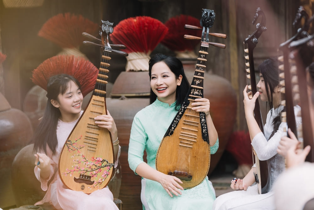 Hình ảnh chiếc đàn tỳ bà