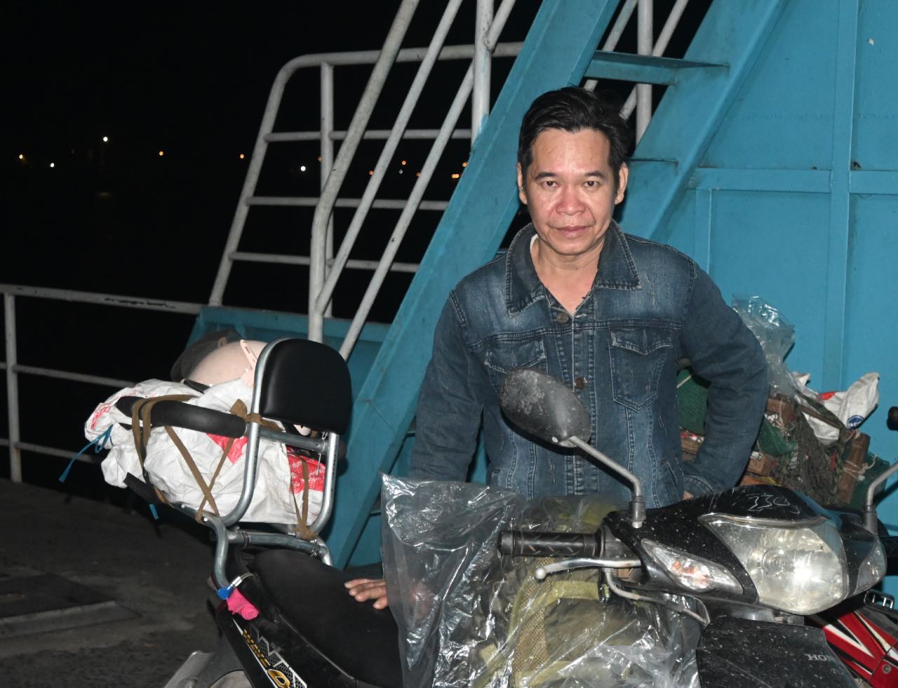 Workers return to their hometowns to celebrate Binh Ngo Tet 2026 on the night of February 12, 2026. Photo: Thanh Nhan