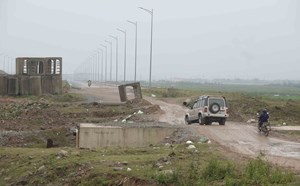 Entangled with site clearance, 600 billion VND road unfinished for 2 years