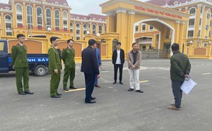 Verifying reports of wage arrears for workers at school construction sites in Quang Ninh