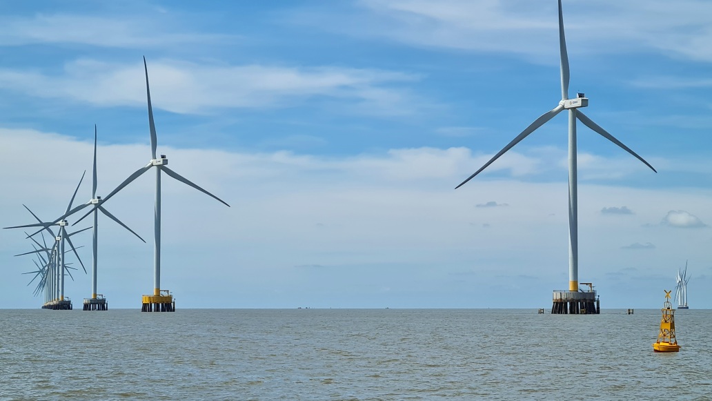 Cà Mau với những cánh quạt gió ngoài khơi tạo nên năng lượng cho cả nước. Ảnh: Nhật Hồ.