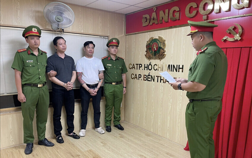 Công an TPHCM bắt Mã Thanh và Ngô Duy Đông, 2 đối tượng đánh người sau va chạm giao thông Ảnh: Công an cung cấp