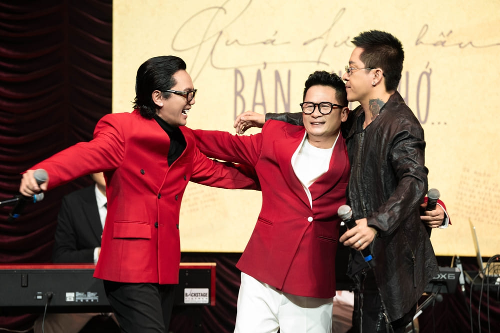 3 thành viên nhóm nhạc Quả Dưa Hấu tiết lộ đã từng nghĩ đến chuyện tái hợp từ 20 năm trước nhưng chưa thực hiện được vì mỗi người đều bận rộn với công việc và cuộc sống riêng. Ảnh: Bin Leo