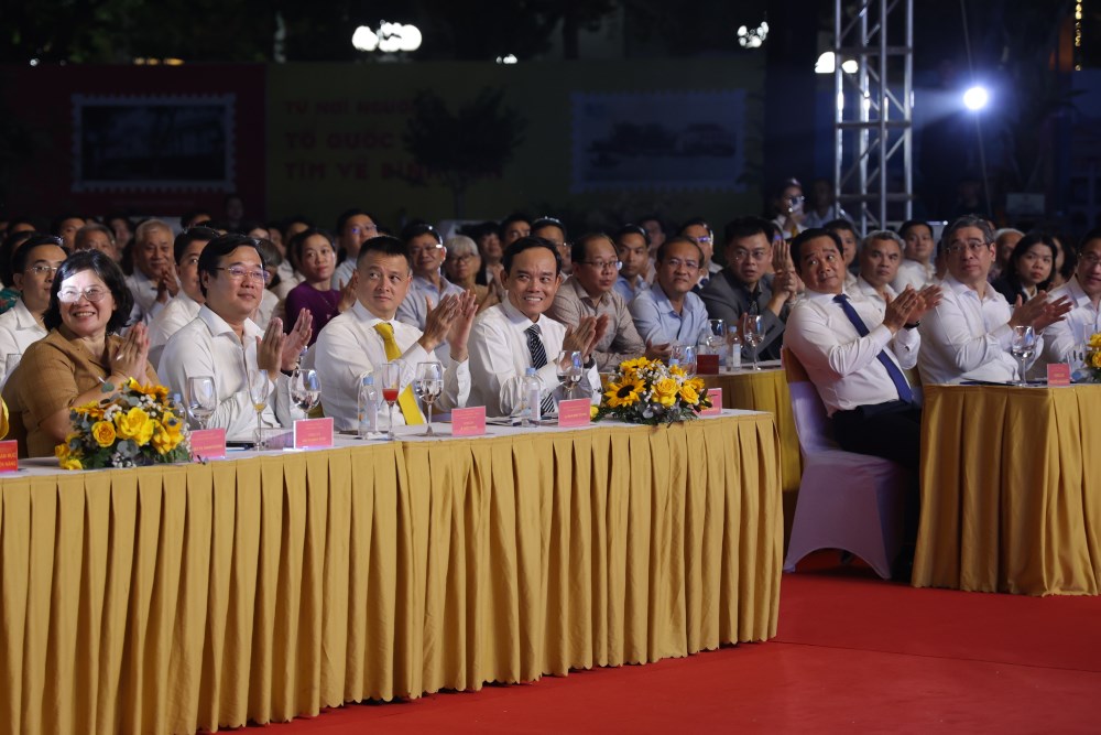  Lãnh đạo Thành uỷ, UBND và các Sở ban ngành TPHCM tham dự Lễ khánh thành. Ảnh: Anh Tú