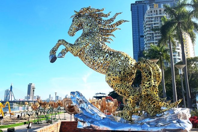 Chọn ngày và giờ đẹp xuất hành Tết Bính Ngọ 2026