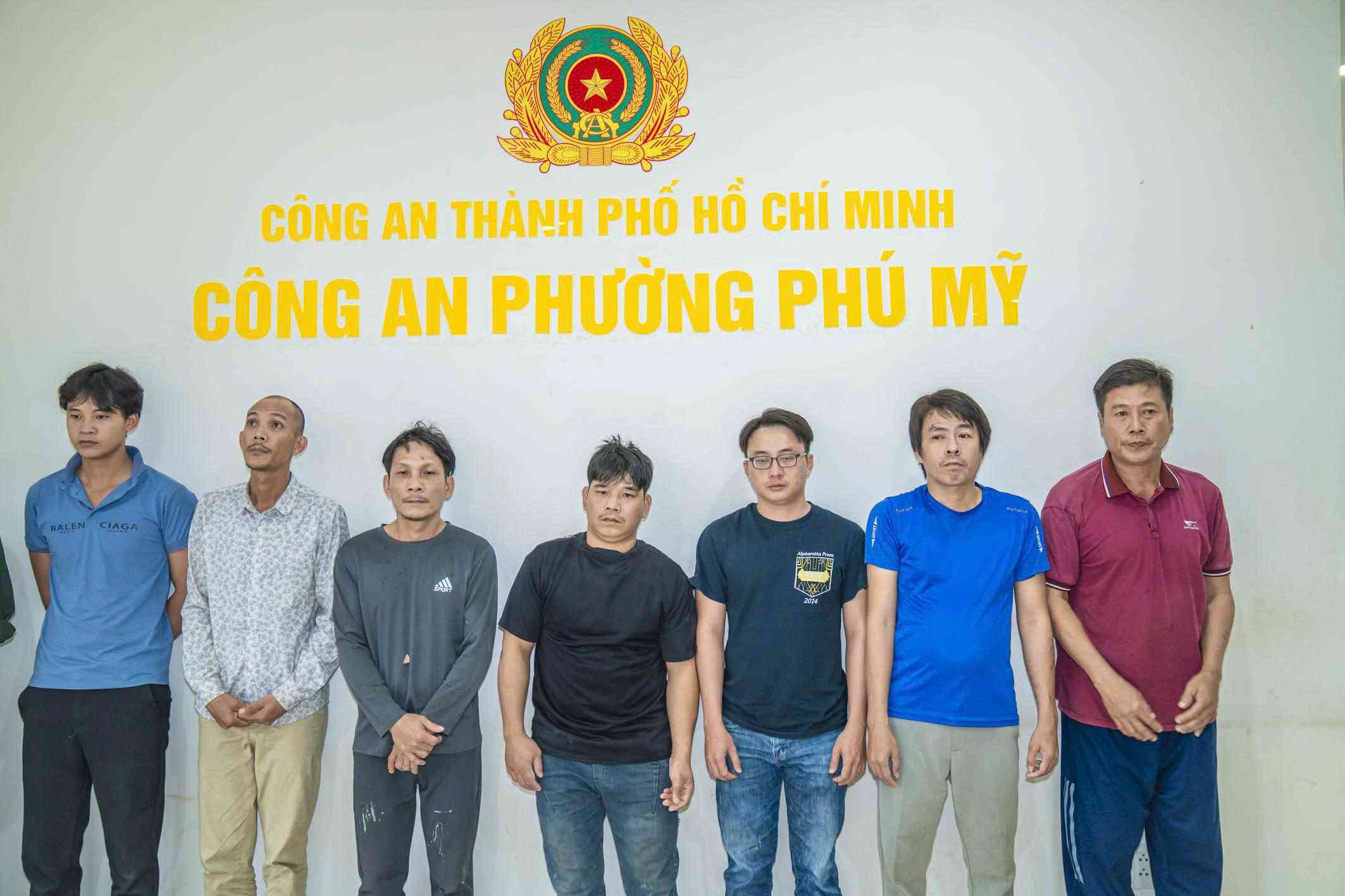 7 subjects temporarily detained for riot causing chaos in residential area due to karaoke conflict