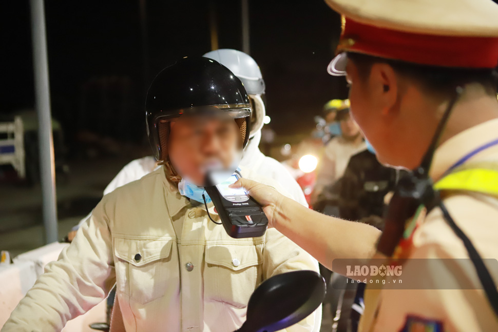 Gia Lai Provincial Traffic Police launched a campaign to check alcohol and drug concentration during the Binh Ngo Lunar New Year 2026. Photo: Hoai Phuong