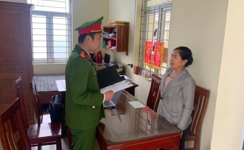 Khởi tố người con dâu lợi dụng cúng bái nhập đồng rồi cầm gậy đánh mẹ chồng 98 tuổi nhập viện. Ảnh: Công an xã Xuân Du