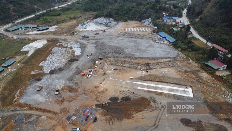 ラオカイ省ムオンクオンコミューンの寄宿学校は、年末の労働の雰囲気で依然として賑わっています。写真:ディン・ダイ