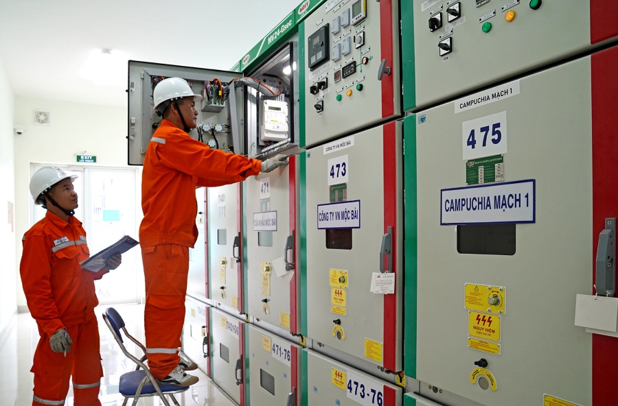 EVNSPC sẽ tái lập trực ca vận hành tại chỗ ở các trạm biến áp không người trực trong trường hợp cần thiết. Ảnh: EVNSPC