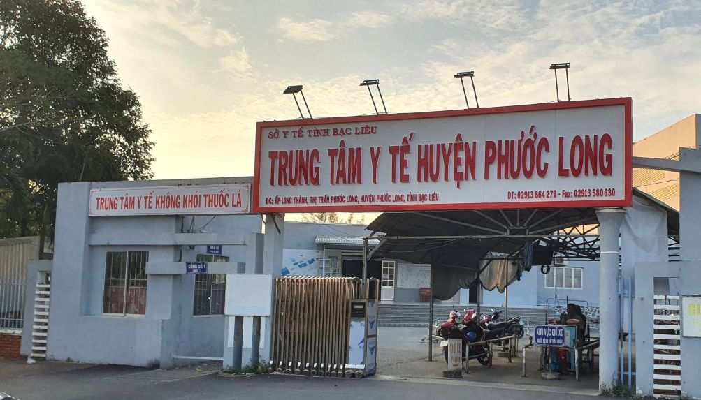 Trung tâm y tế khu vực phước Long, tỉnh Cà Mau nợ lương nhiều tháng đến cận Tết Nguyên đán mới được trả 3 tháng. Ảnh: Nhật Hồ.