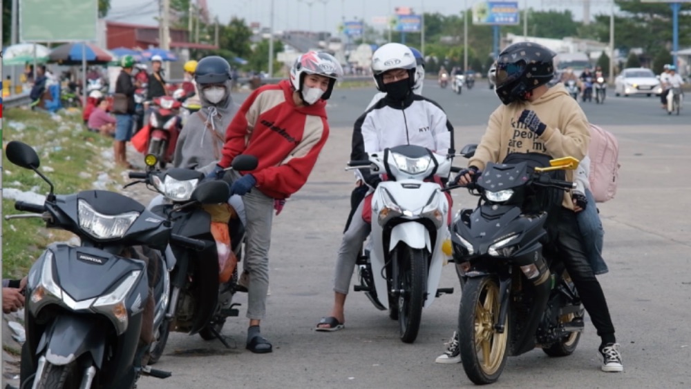 Mekong Delta workers eagerly return to their hometowns for Tet