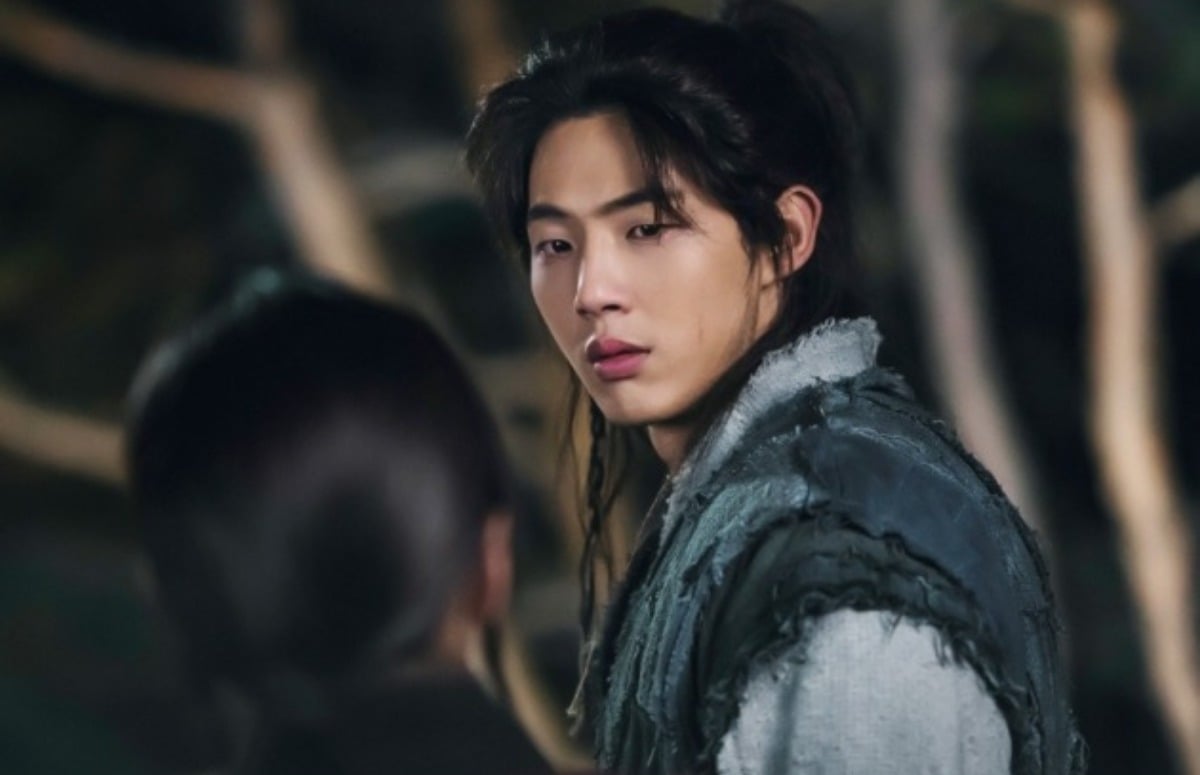 Jisoo phải rút khỏi bộ phim “Sông đón trăng lên” vì cáo buộc bạo lực học đường. Ảnh: Nhà sản xuất