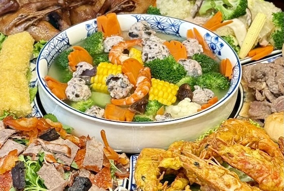 Protein-rich and fatty dishes in Tet meals affect ensuring good sleep. Photo: Kieu Vu