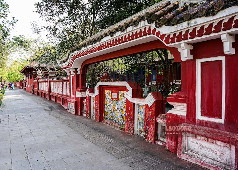 Vị trí Long Mã ở Trường Chuyên Quốc học Huế.