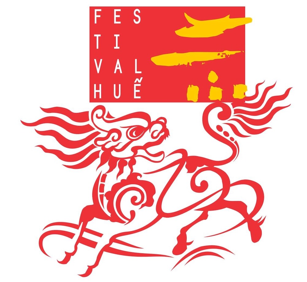 Từ sau năm 2000, khi Huế tổ chức Festival Huế định kỳ hai năm một lần, hình tượng Long mã được lựa chọn làm biểu tượng chính. Với giá trị thẩm mỹ, bản sắc văn hóa và ý nghĩa biểu trưng sâu sắc, Long mã đã được duy trì như logo chính thức của Festival Huế cho đến nay.