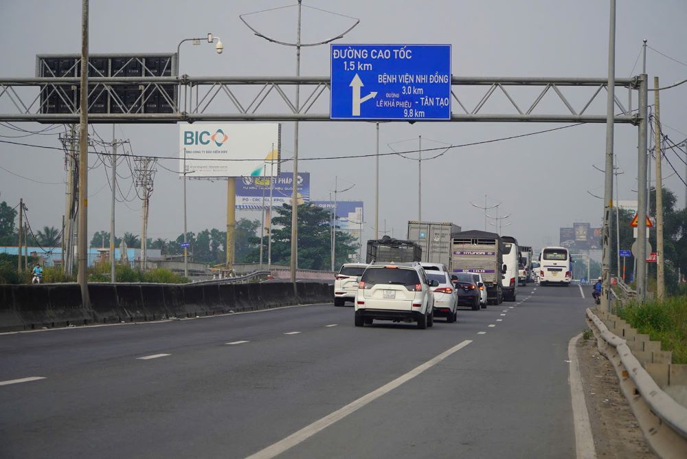 Đường dẫn vào cao tốc TPHCM - Trung Lương (đoạn từ nút giao Bình Thuận đến đường Võ Trần Chí) đã không còn xảy ra tình trạng kẹt xe.