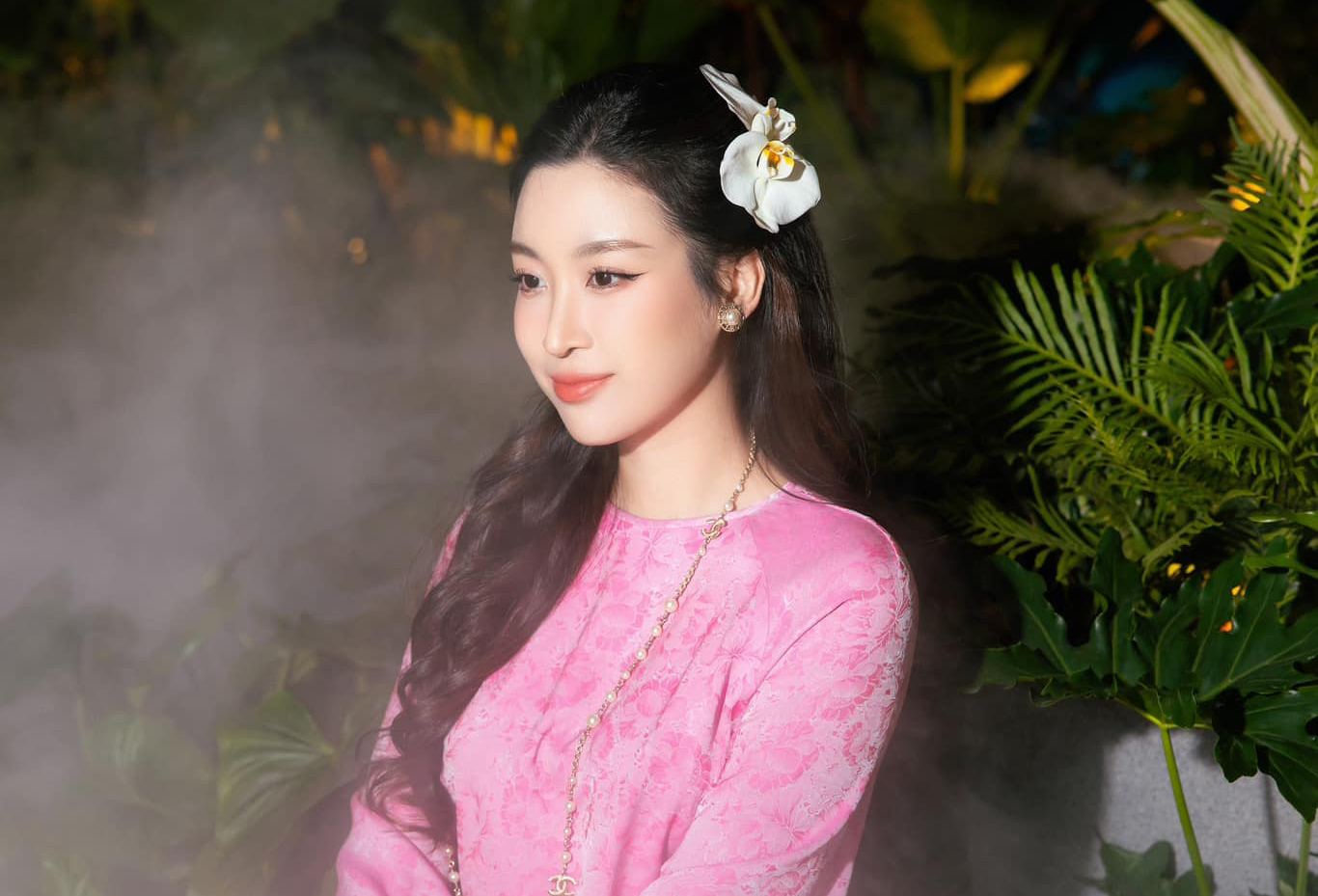 Miss Do My Linh is beautiful in ao dai. Photo: NVCC