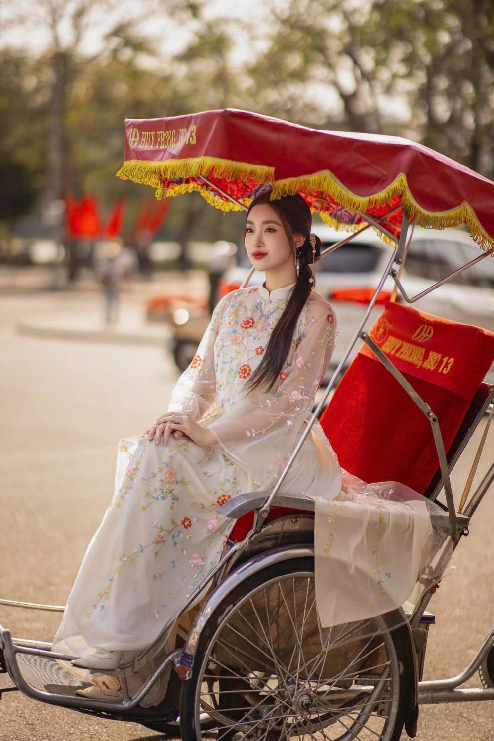 Nhan sắc thu hút của Hoa hậu Đỗ Mỹ Linh. Ảnh: NVCC