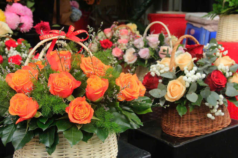 Giá hoa Valentine vẫn ở mức bình ổn. Ảnh: Hạ Mây