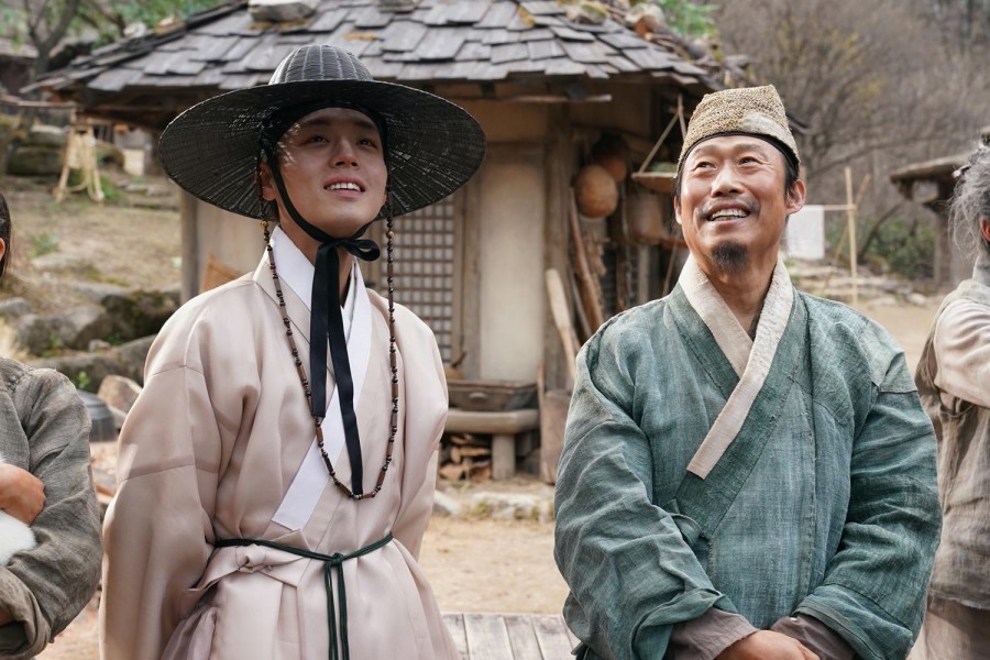 Yoo Hae Jin's film is leading the Korean box office. Photo: Producer
