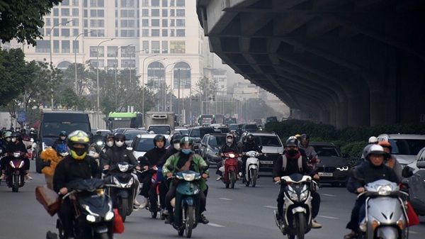 Lượng xe tăng cao, cửa ngõ phía Nam Hà Nội vẫn thông thoáng ngày 27 Tết. Ảnh: Minh Hạnh