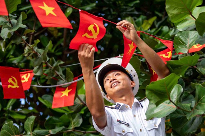 Der Frühling hält Einzug im Trường Sa-Archipel, an der vordersten Front der Wellen.