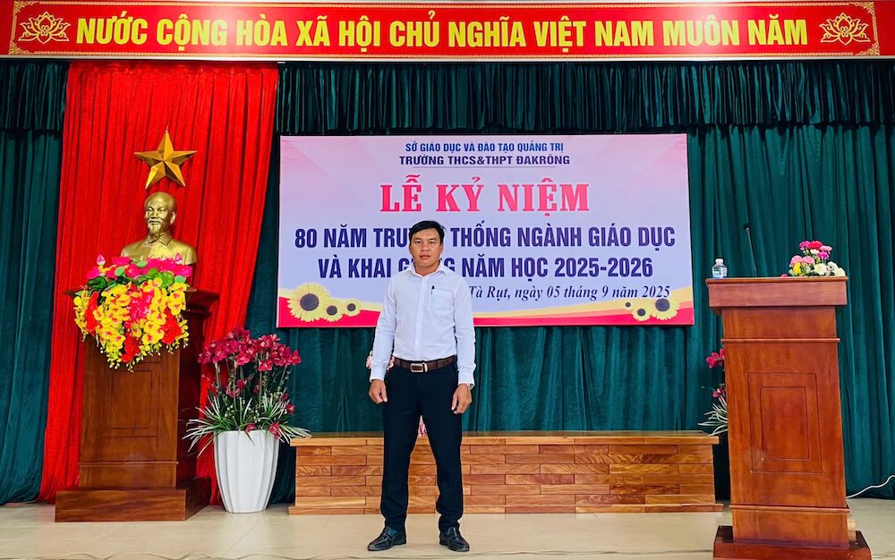 Portrait of a teacher who risked his life to save a drowning person. Photo: Han Nguyen