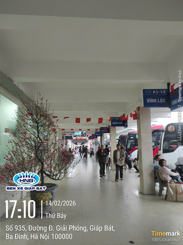 Bến xe Giáp Bát chiều 27 Tết. Ảnh: Minh Hạnh 