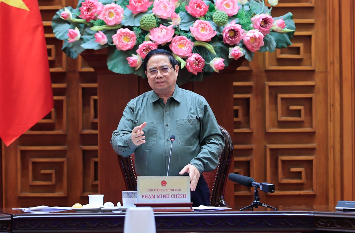 Prime Minister Pham Minh Chinh requested to complete the new construction of the Lo River bridge within 1 year. Photo: Nhat Bac