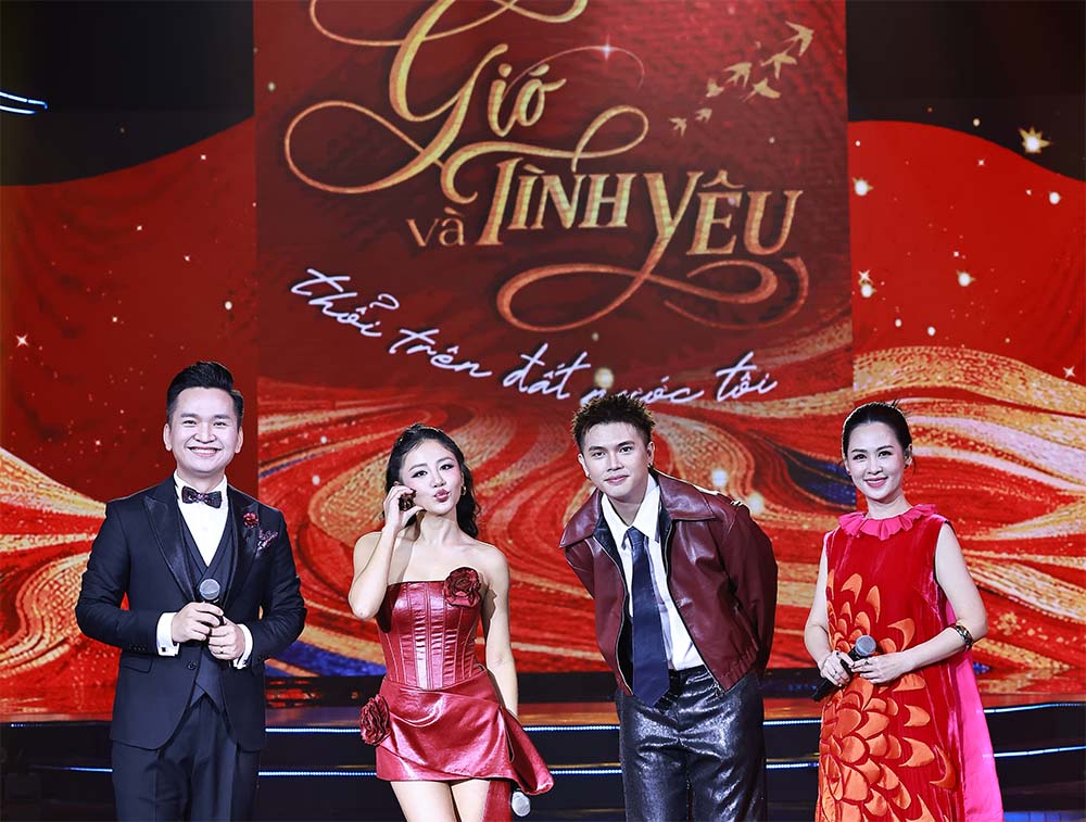 The art program "Wind and Love Blowing on My Country" has special performances. Photo: VTV