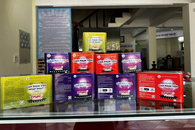 Sản phẩm pháo hoa Z121. Ảnh: Sóng Hữu 