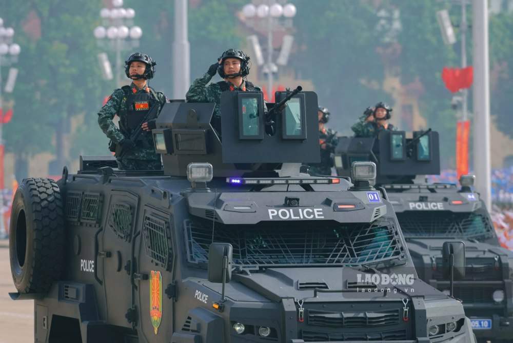 The Government regulates the functions and tasks of the national security industrial complex. In the photo, Inkas armored vehicles are equipped for the Special Task Force. Photo: Tuan Anh
