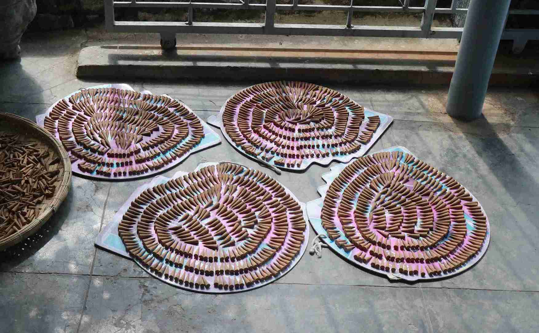 Nghề xoi trầm ở Vạn Thắng vào vụ Tết l