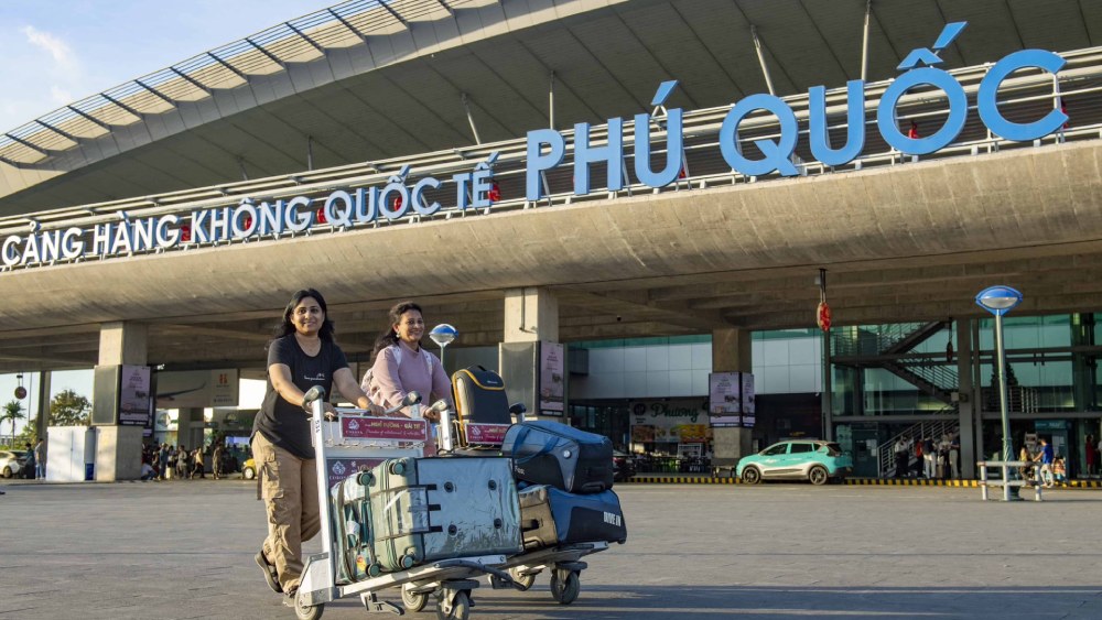 Phu Quoc welcomes a record high number of international flights right on Valentine's Day 14. 2. Photo: Sun Group