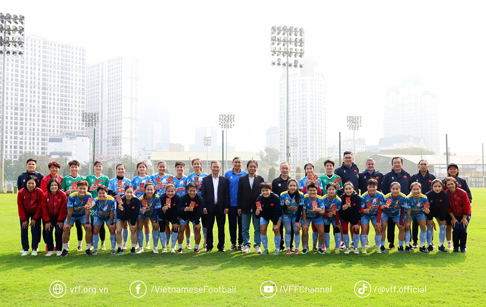 Vietnam women's team is given more motivation before the Asian tournament. Photo: VFF