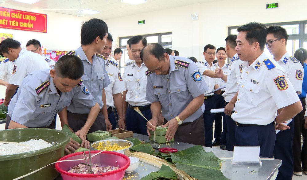 Cuộc thi diễn ra tại Hải đội 401. Ảnh: Nam Phương