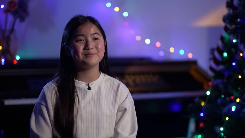 Baby Diana Ngoc Anh appears in the program "Day of Return 2026 - Seeding Season". Photo: VTV