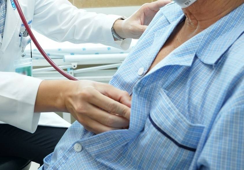 El Ministerio de Defensa acaba de decidir revocar las licencias de operación de 31 centros de examen y tratamiento médico. Foto: VGP